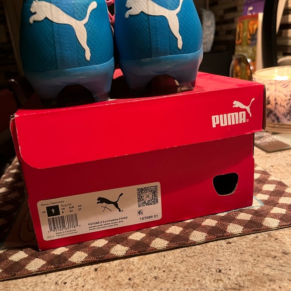 These are Puma Soccer Cleats Size 9 - Picture 3 of 3